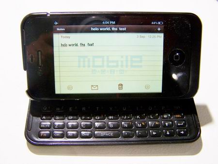 Nuu Mini Key turns iPhone 4 into keyboard packing clamshell device